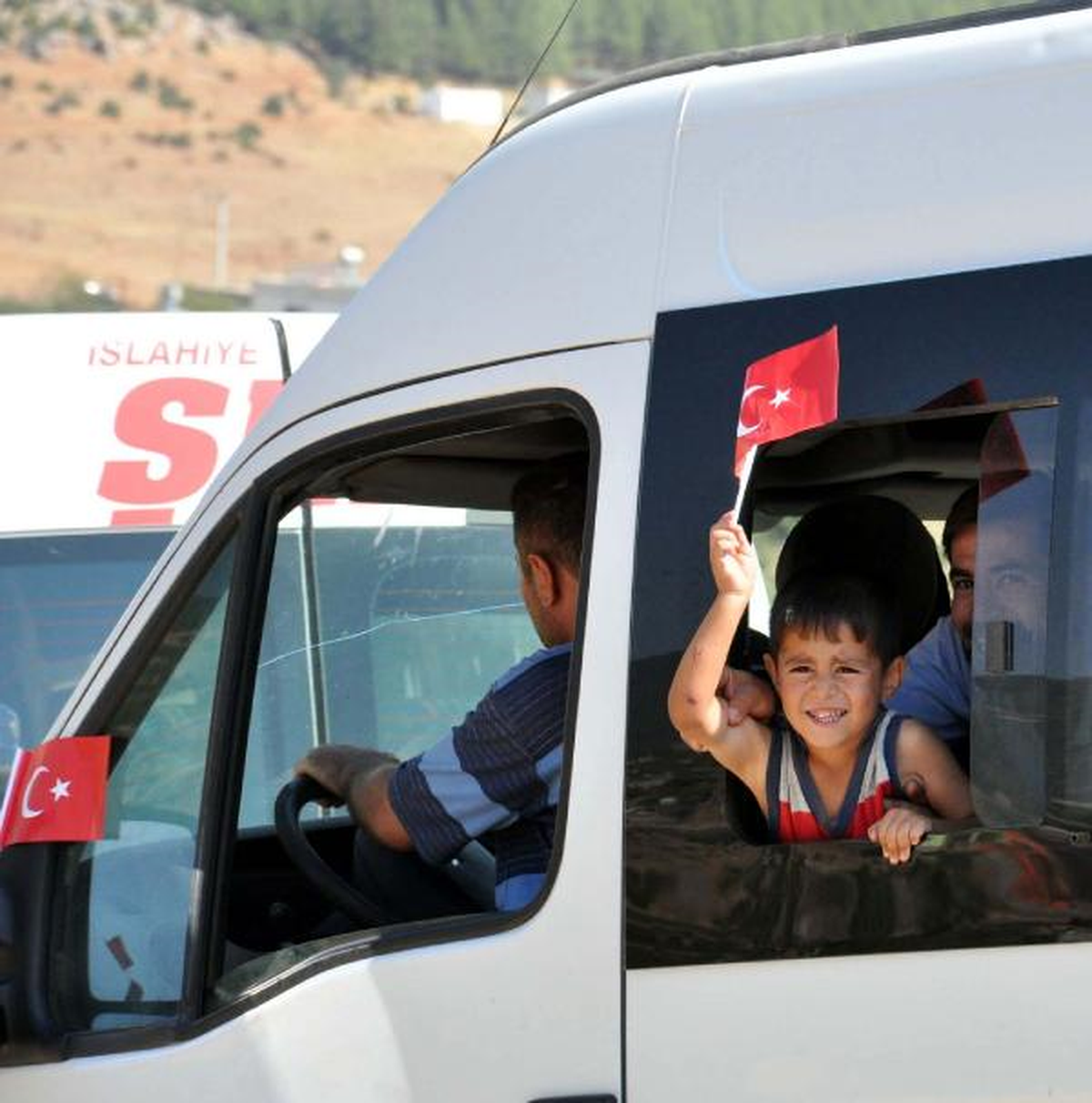 Suriyeli Türkmenler, İslahiye\'den Osmaniye\'ye Nakledildi
