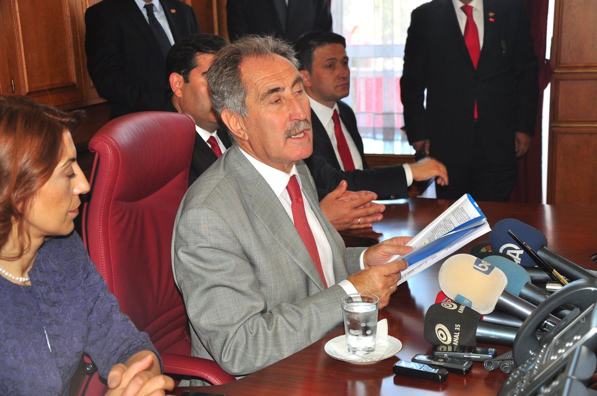 Tören Krizine Bakan Günay ve Kocaoğlu\'ndan Açıklama
