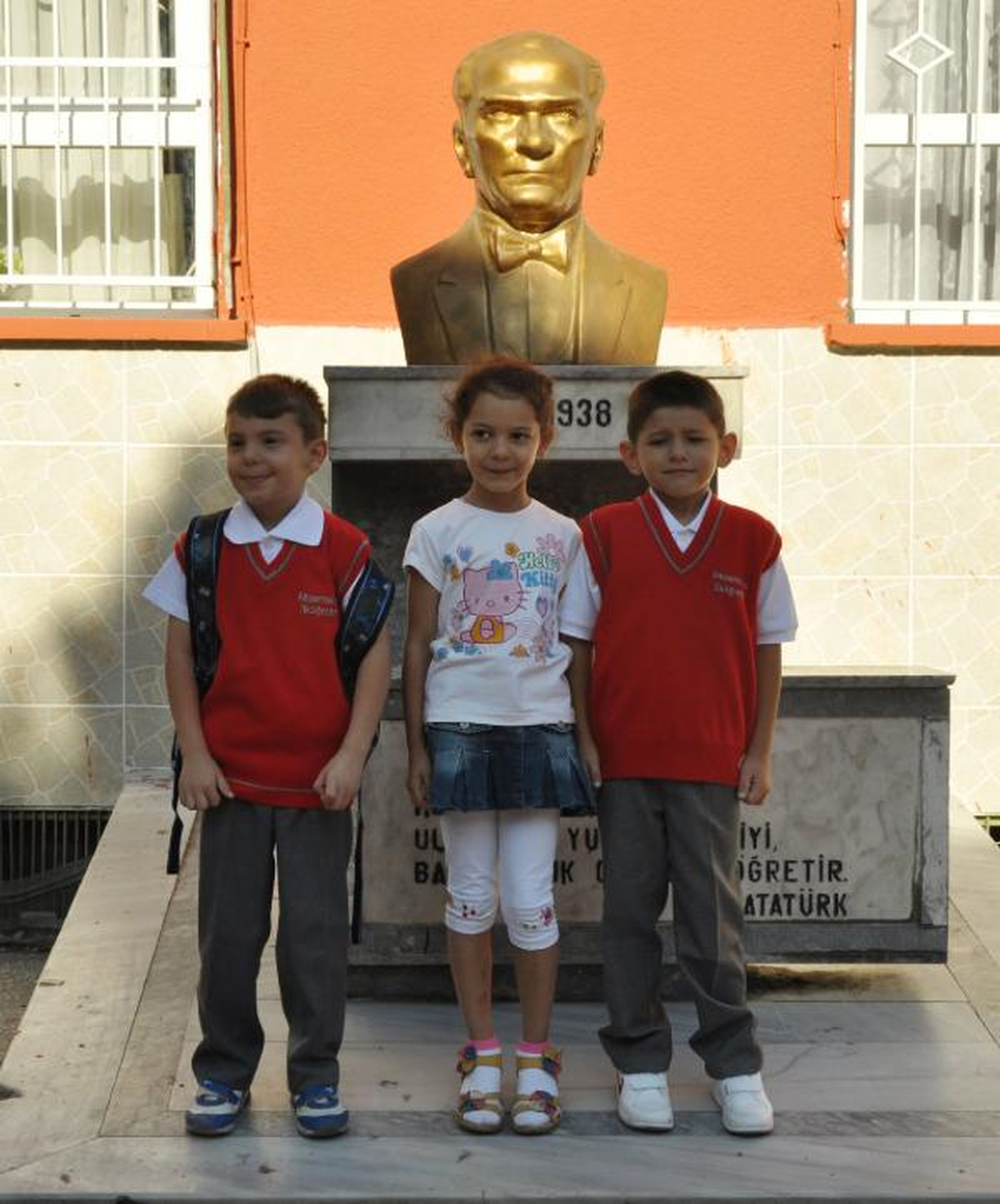 Bursa\'da Minikler Ders Başı Yaptı