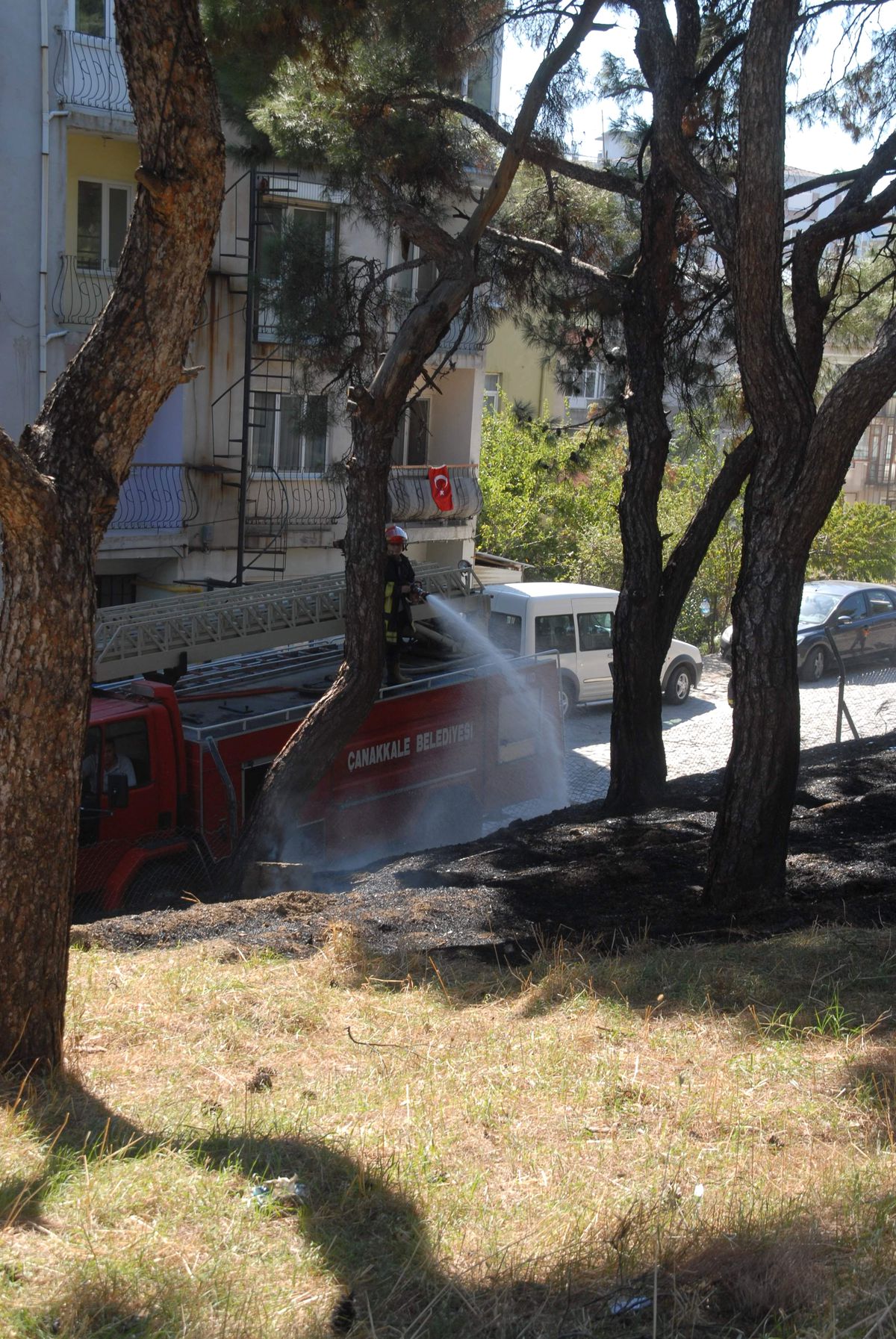 Çanakkale\'de Askeri Arazide Ot Yangını