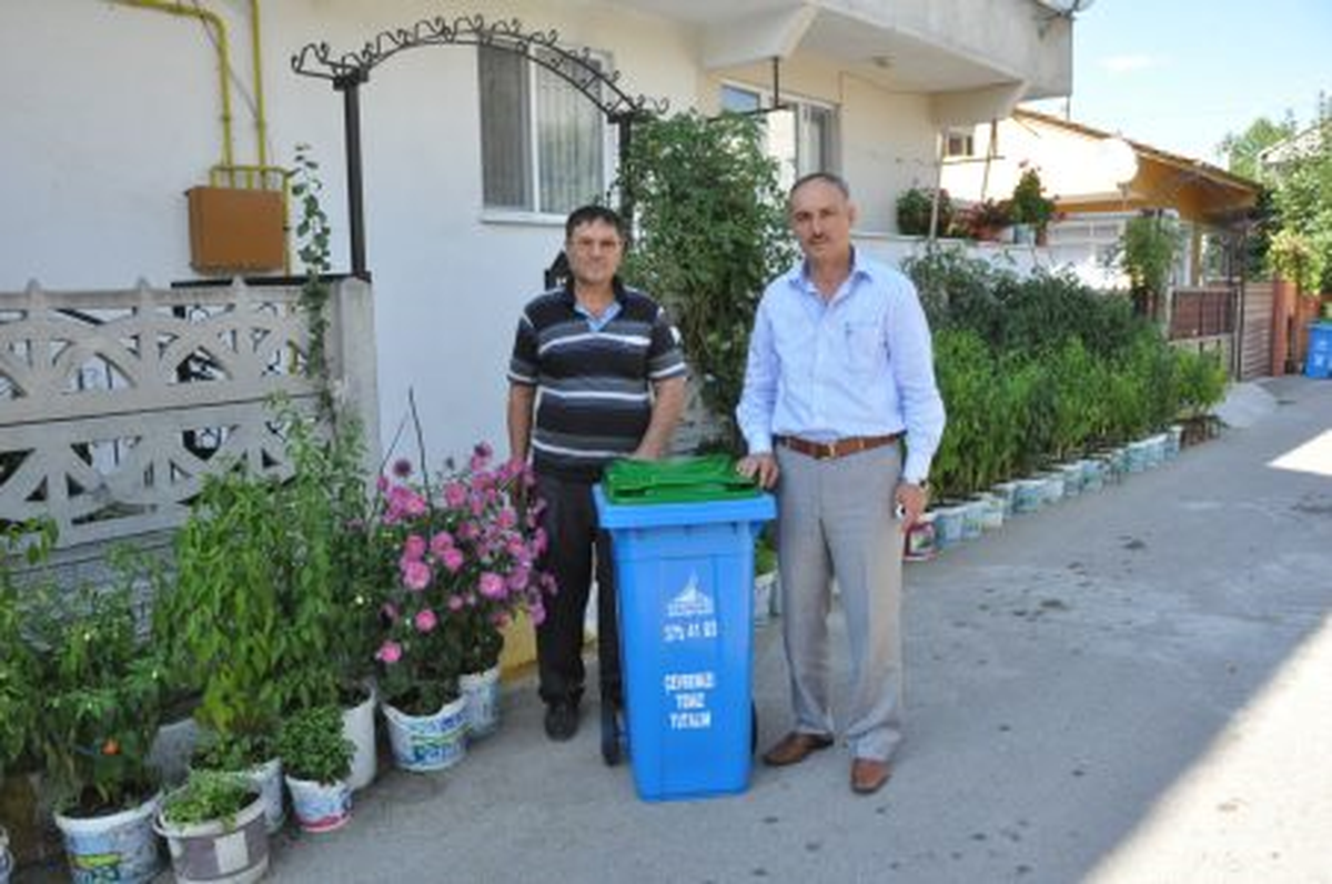 Çöp Konteyner Dağıtımları Sürüyor