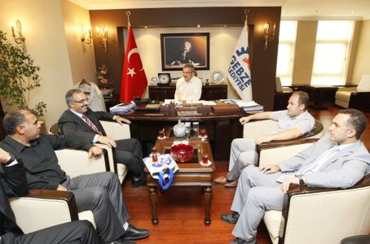 Gümüşhaneliler Köşker\'in Konuğu