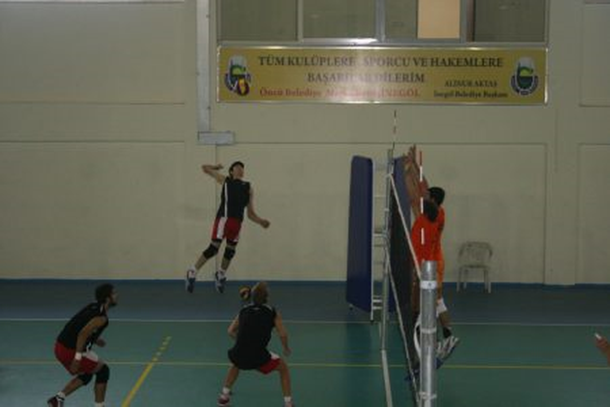 İnegöl Belediyespor Tofaş\'a Acımadı
