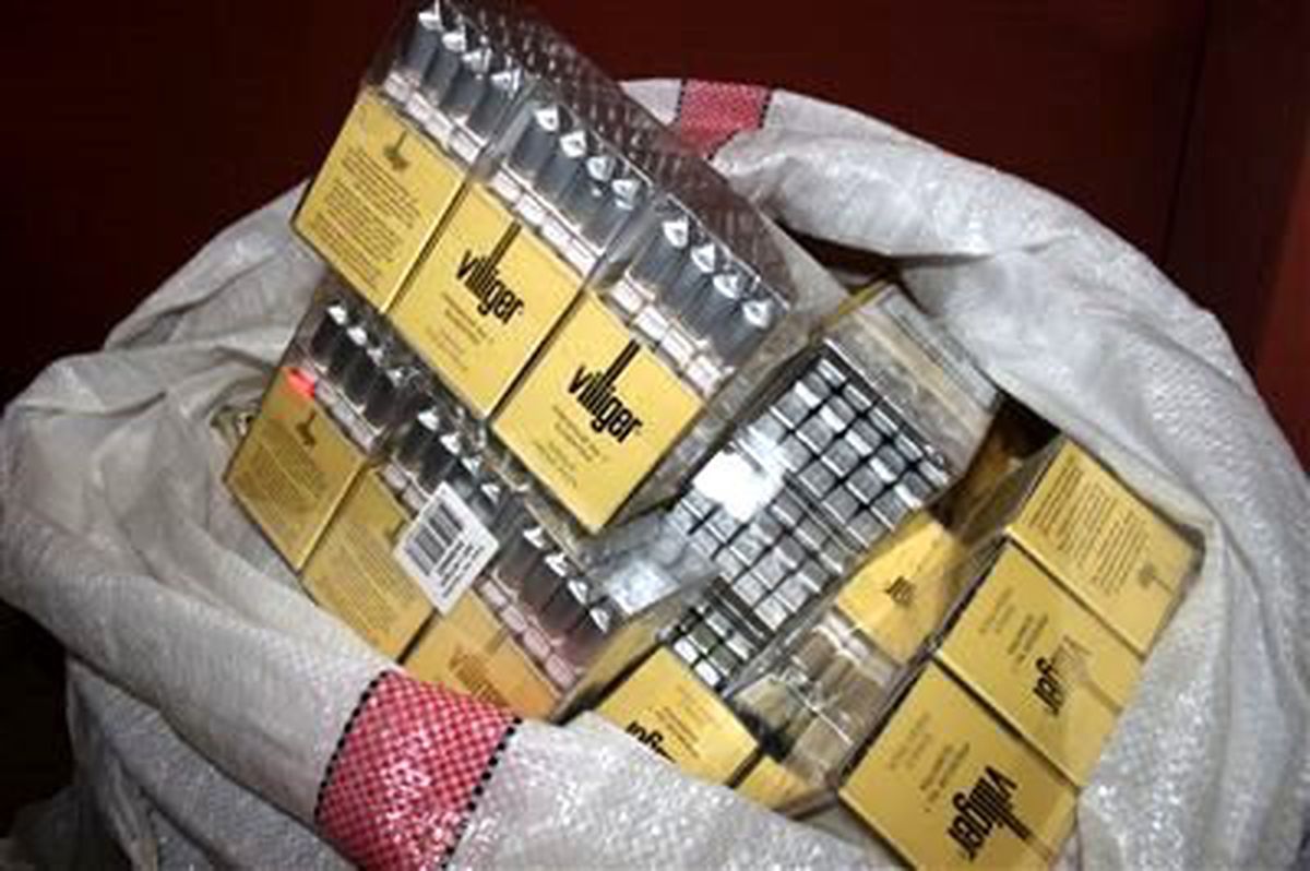 Kamyonetten 20 Bin Kaçak Puro Çıktı