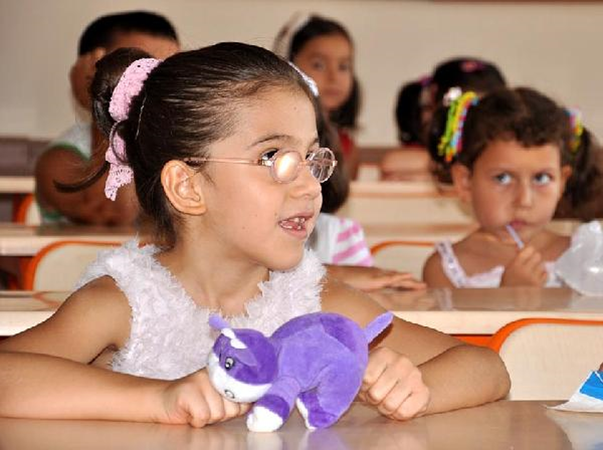 Oyuncakları ile Okullu Oldular