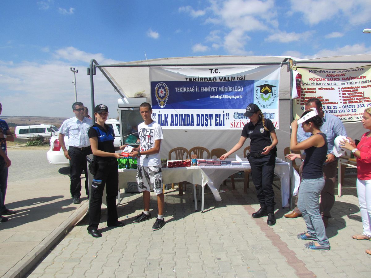 Polis Öğrencileri Yasadışı Örgütlere Karşı Broşürle Uyardı