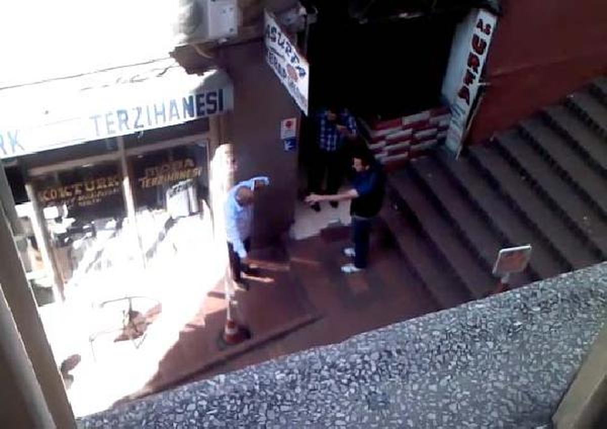 Polise Teslim Olmamak İçin Başına Tabanca Dayadı