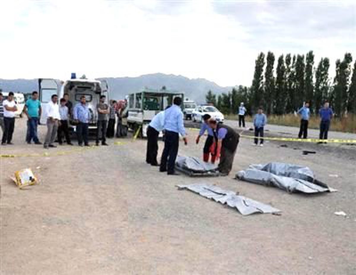 Seydişehir\'de Kaza: 4 Ölü, 3 Yaralı (2)
