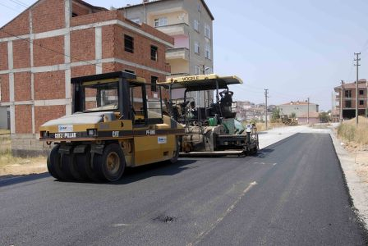 Sırasöğütler Caddesi\'ne Asfalt