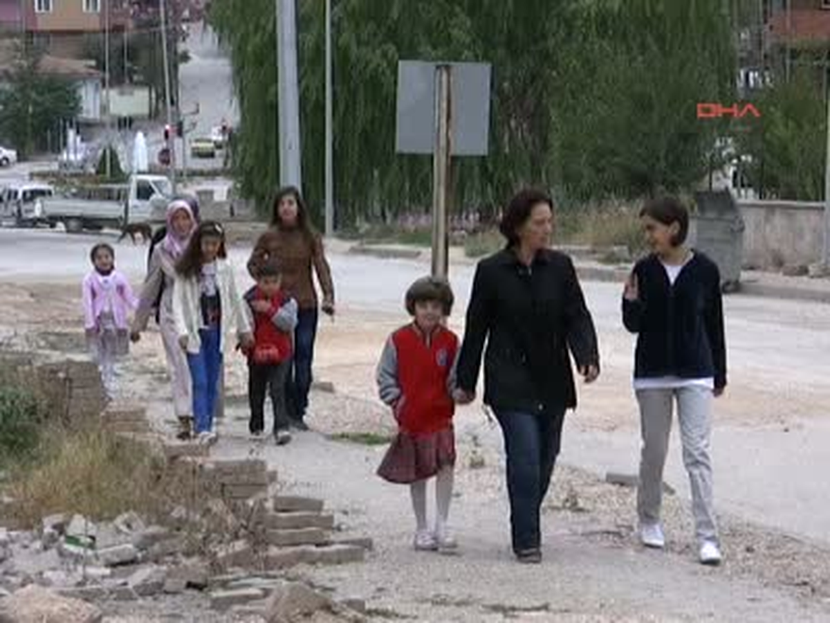 Tokat\'ta Minik Öğrencilerin Gözyaşları