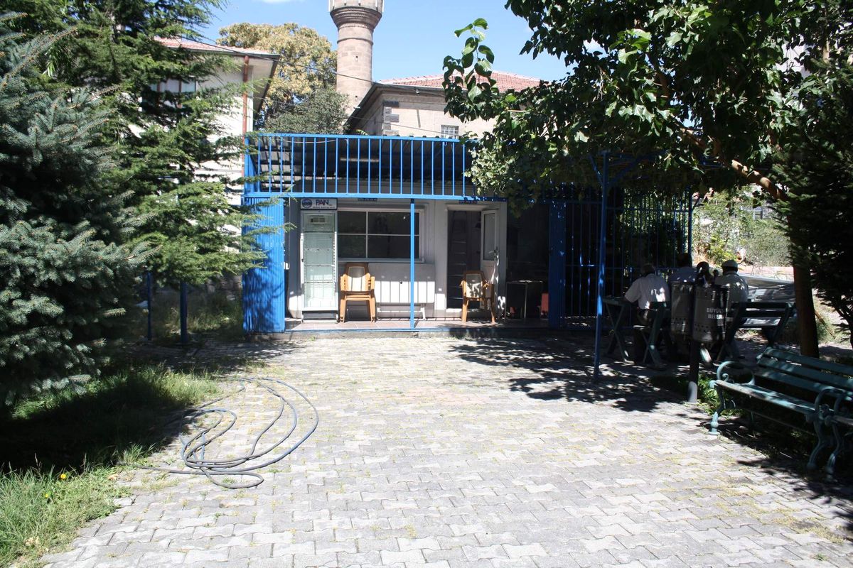 Vicdansız Hırsız Gaziler Derneği\'nin Çay Ocağını Soydu