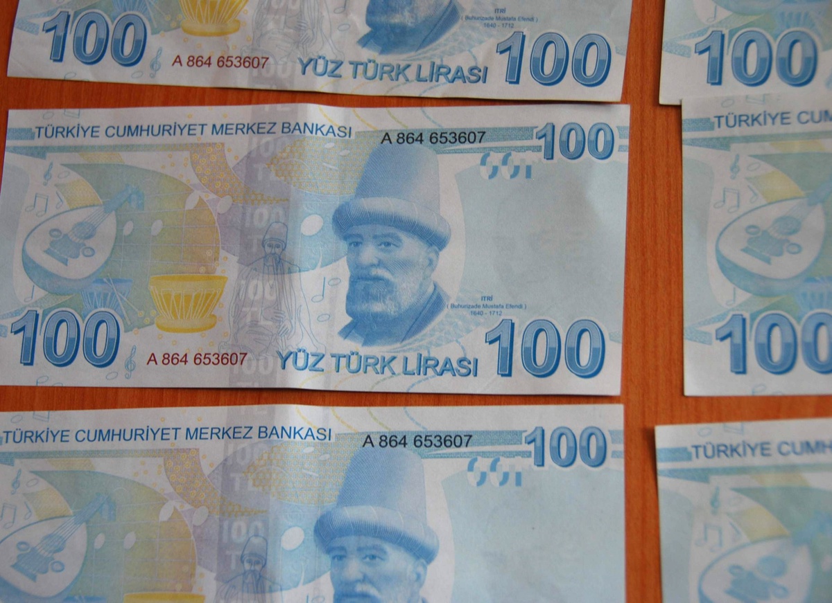 Yol Kenarında İncir Satan Esnafı Sahte Para ile Dolandırdılar