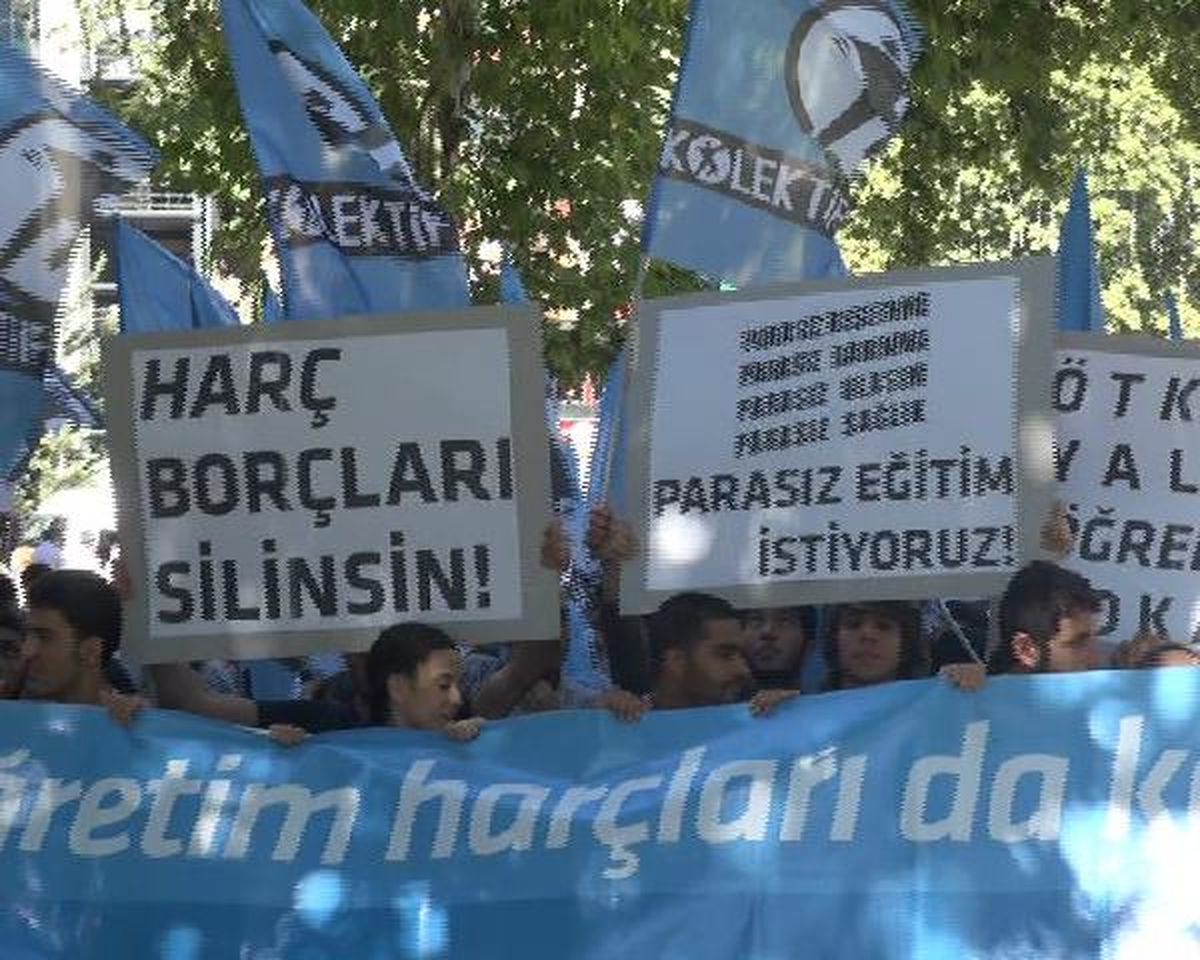Başbakanlık\'a Yürümek İsteyen Gruba, Polisten Gazlı Müdahale (2)