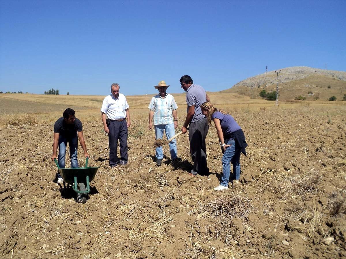 Bozüyük\'ün Köylerinde Toprak Analizi Başlatıldı