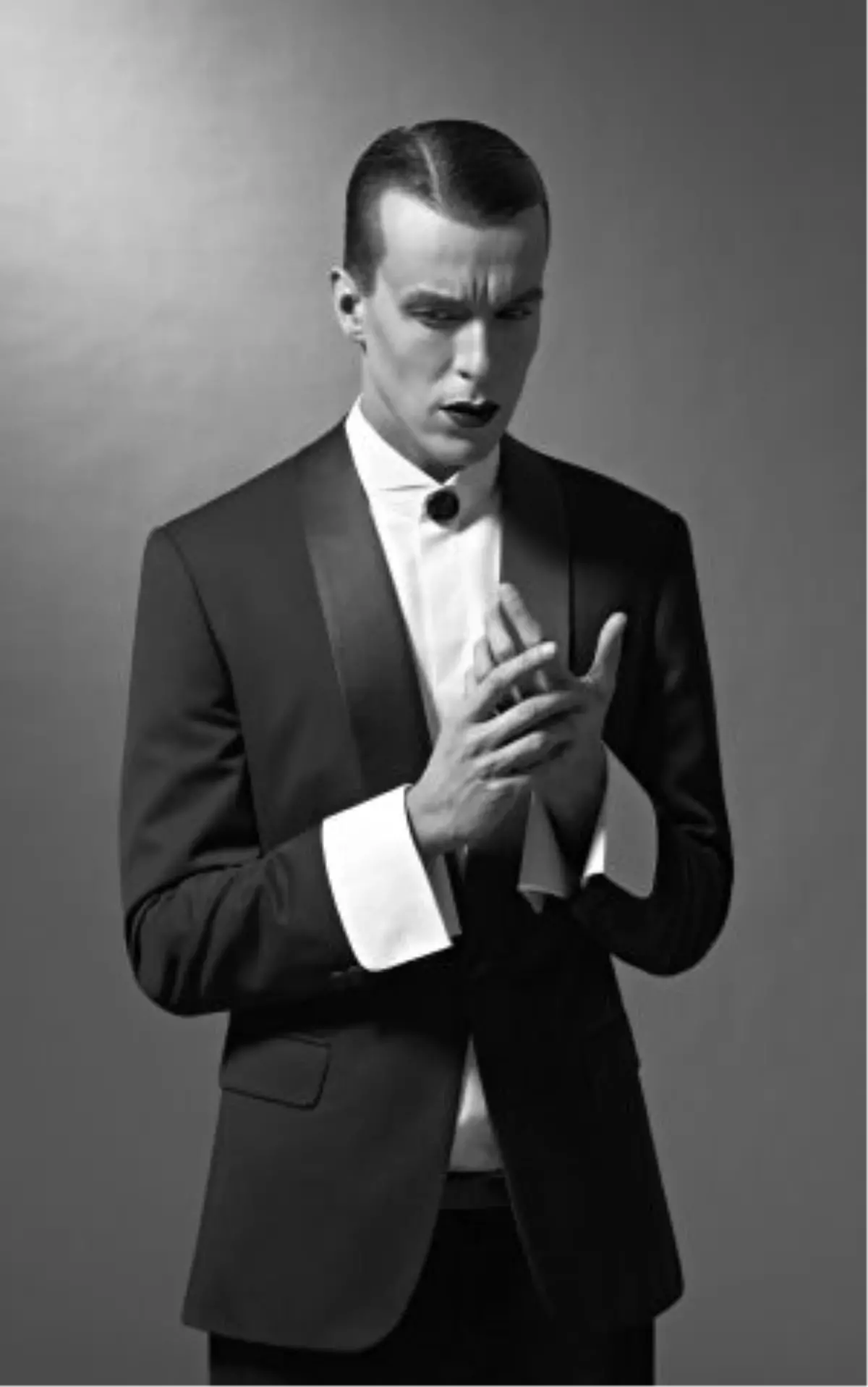 Cem Adrian "Hoş Geldin" Diyor!