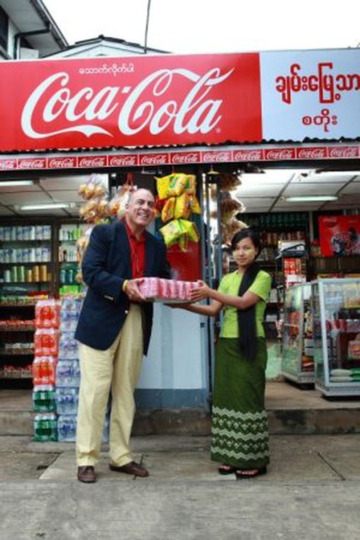 Coca-Cola 60 Yıldan Sonra İlk Defa Myanmar\'da