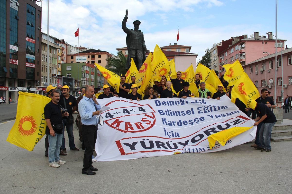 Eğitim Sen 4+4+4 Protestosu\'nda Kapıda Kaldı