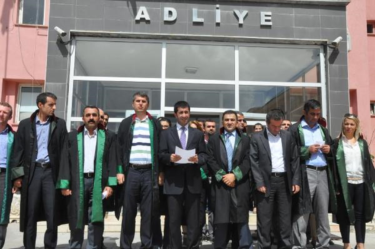 Hakkari Barosu PKK\'nın Kaçırdığı AK Parti İl Başkanının Serbest Bırakılmasını İstedi
