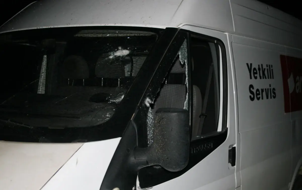 Iğdır\'da Teröristler Yol Kesip, Araçlara Ateş Açtı