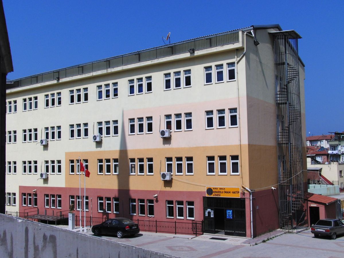 İmam Hatipte Bina Sıkıntısı