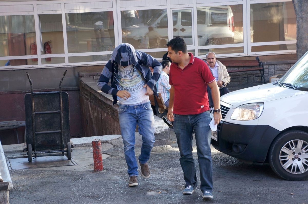 İstanbul\'da Suç Şebekesine Şafak Baskını