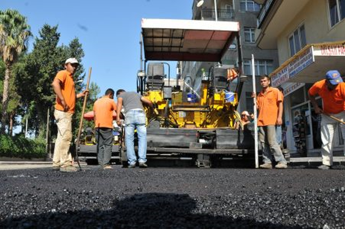 İstasyon Caddesi Yeniden Asfatlanıyor