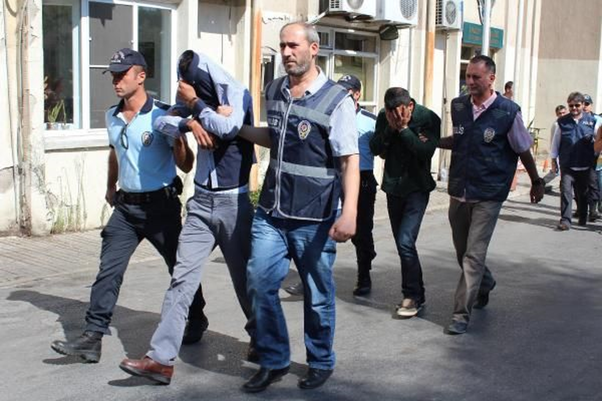 İzmir\'de Filmleri Aratmayacak Hırsızlık Operasyonu
