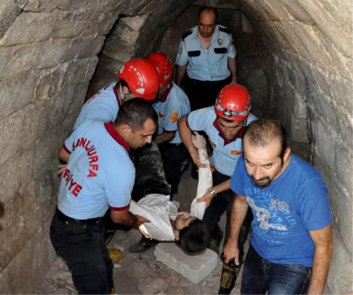 Kale Burcuna Sıkışan Genci İtfaiye Kurtardı