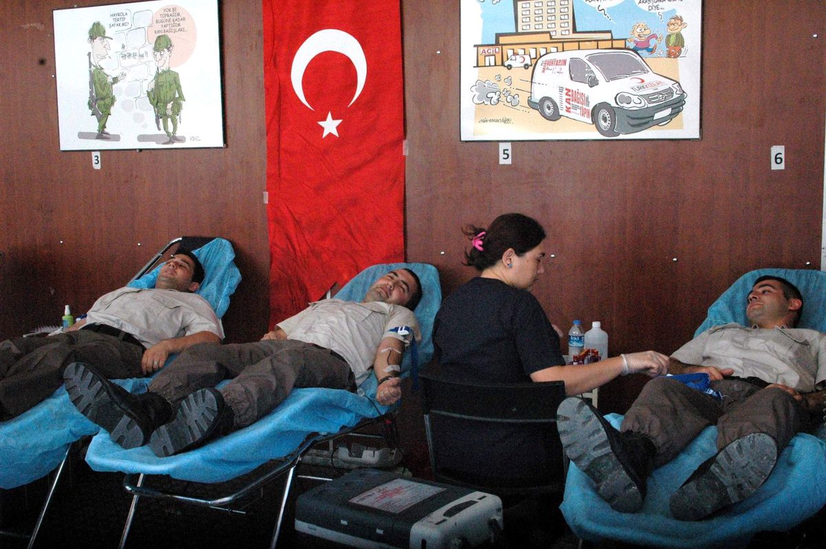Koçarlı\'da Askerlerden Kızılay Kan Bağışına Büyük Destek