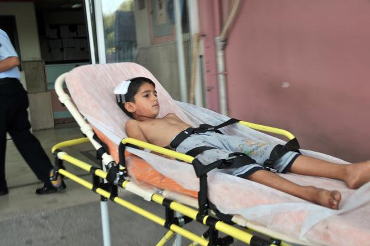 Minik Furkan Güvercin Kovalarken 2 Kattan Düştü, Başından Yaralandı