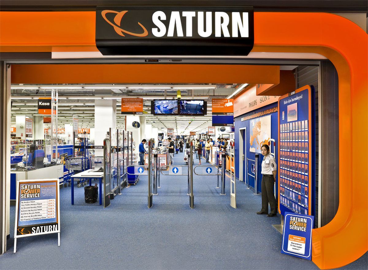 Okula Giden Yol Saturn\'dan Geçer