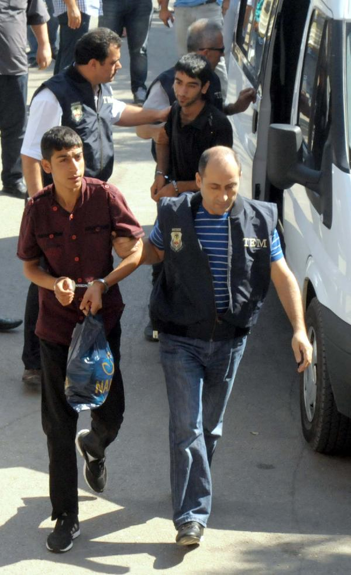 PKK Gösterilerine Katılan 14 Kişi Yakalandı