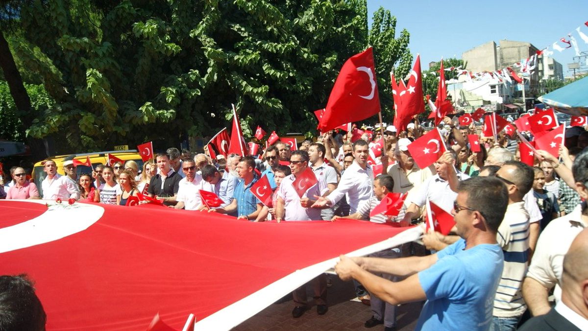 Seferihisar\'ın Kurtuluşu İzmir Marşıyla Kutlandı