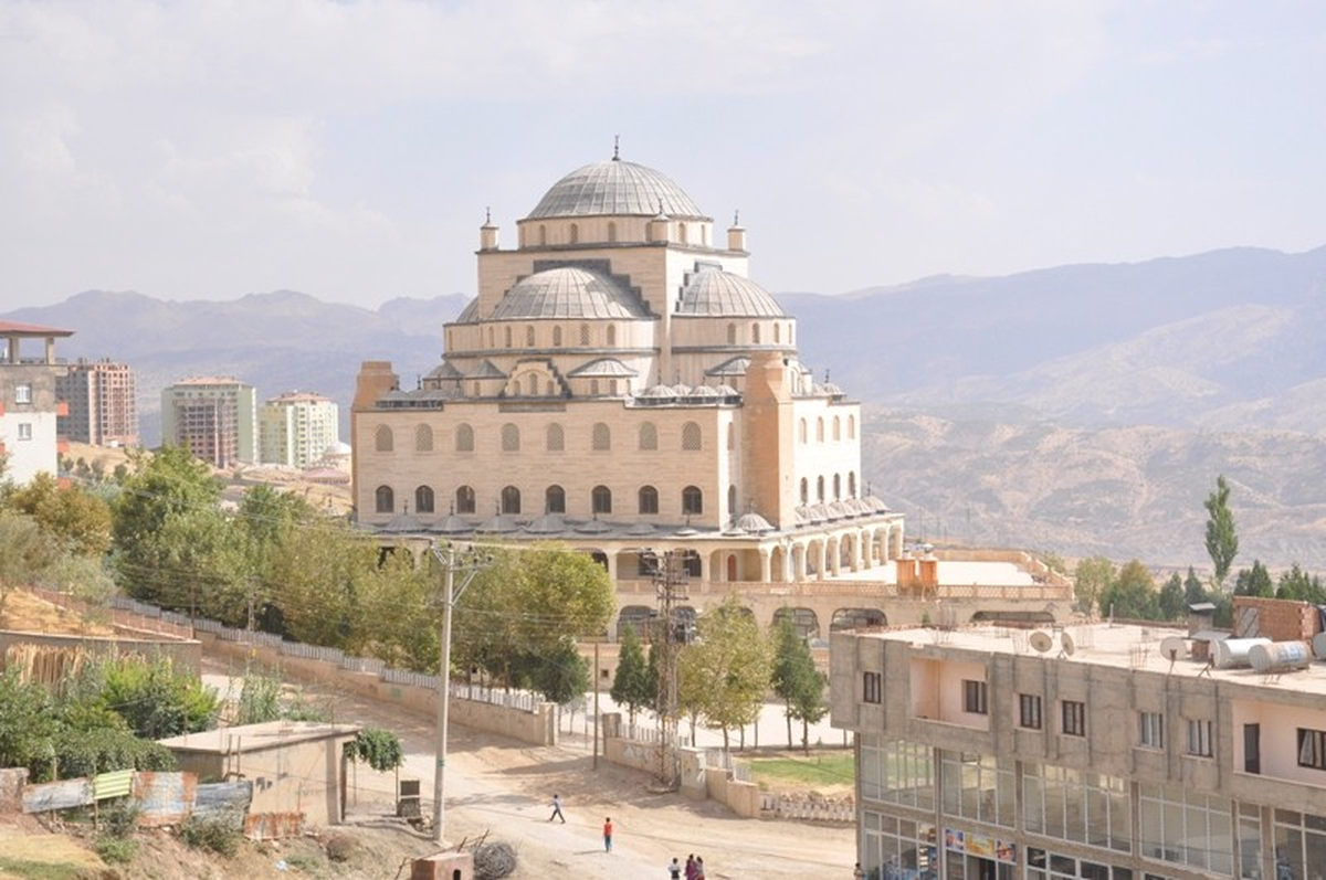 Şırnak\'ta Depremden Sonra Geriye Yıkık Cami Kaldı
