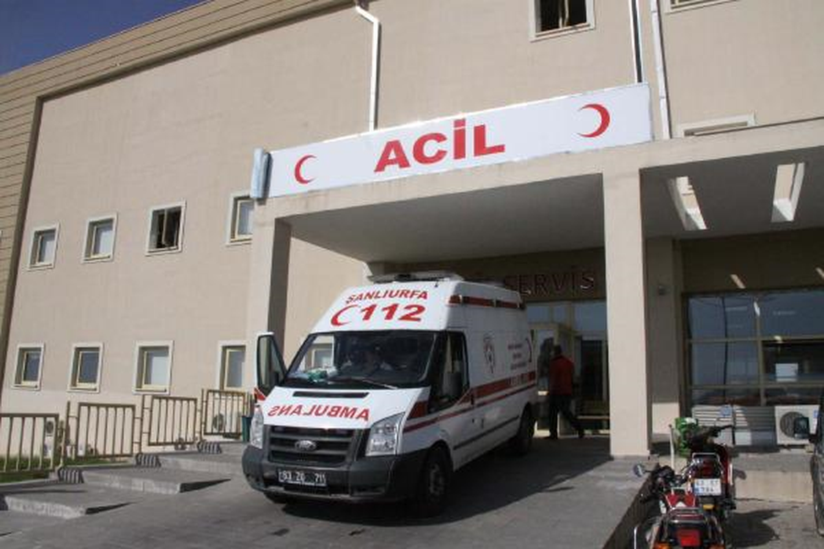 Siverek\'te Kamyon 2 Araca Çarptı: 1 Yaralı