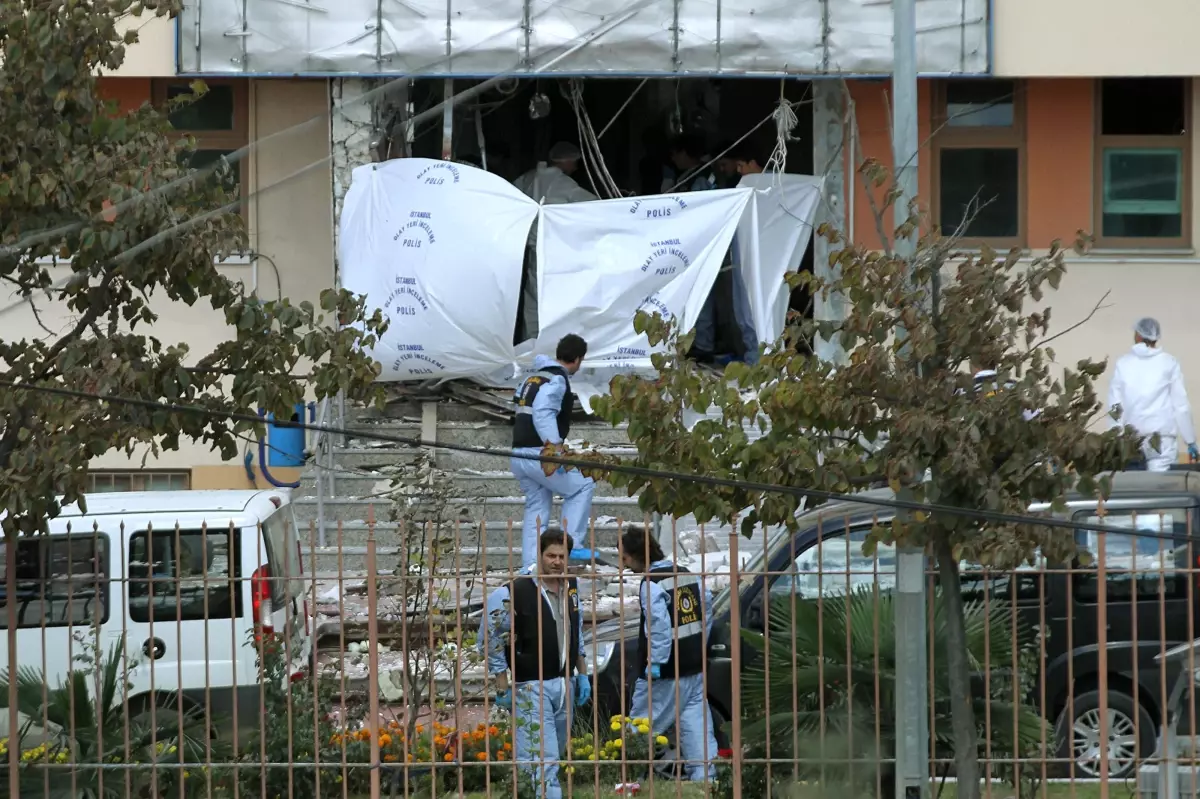 Sultangazi\'deki Gazi Polis Merkezi\'ne Saldırı