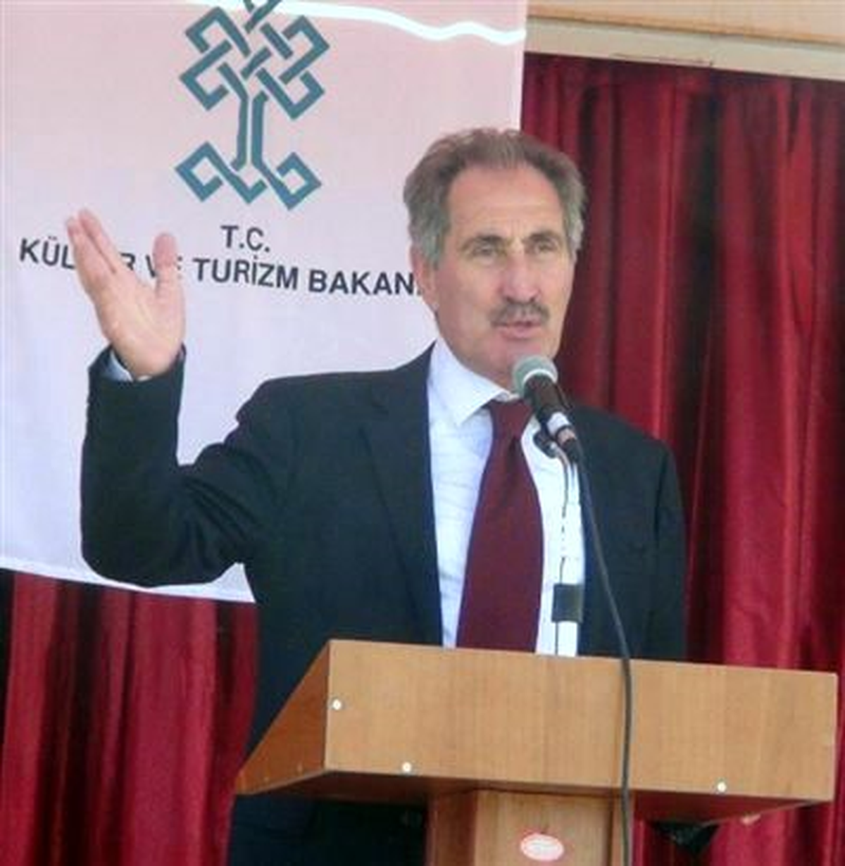 Sultangazi\'deki Gazi Polis Merkezi\'ne Saldırı