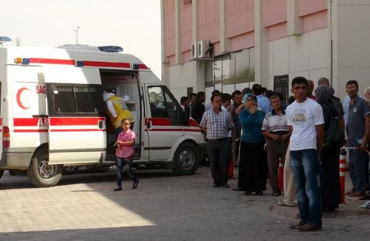 Suriye\'nin Halep Kentine Bağlı Bir Kasabadaki Saldırıda Yaralanan 8 Kişi Kilis\'e Getirildi.