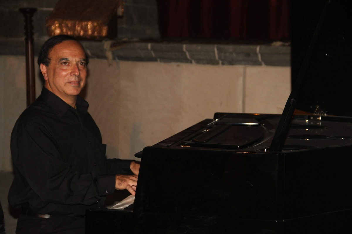 Surp Gragos Ermeni Kilisesinde İlk Piyano Konseri