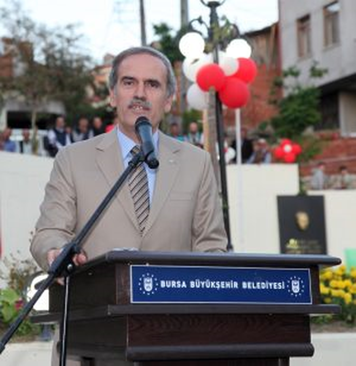 Tacir Köyü Meydanına Kavuştu