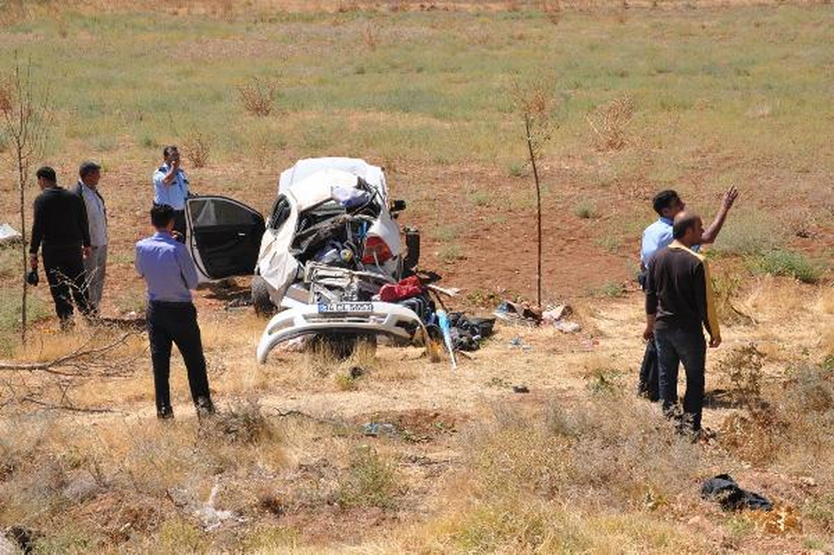 Tatile Giden Polis Kaza Yaptı: 3 Yaralı