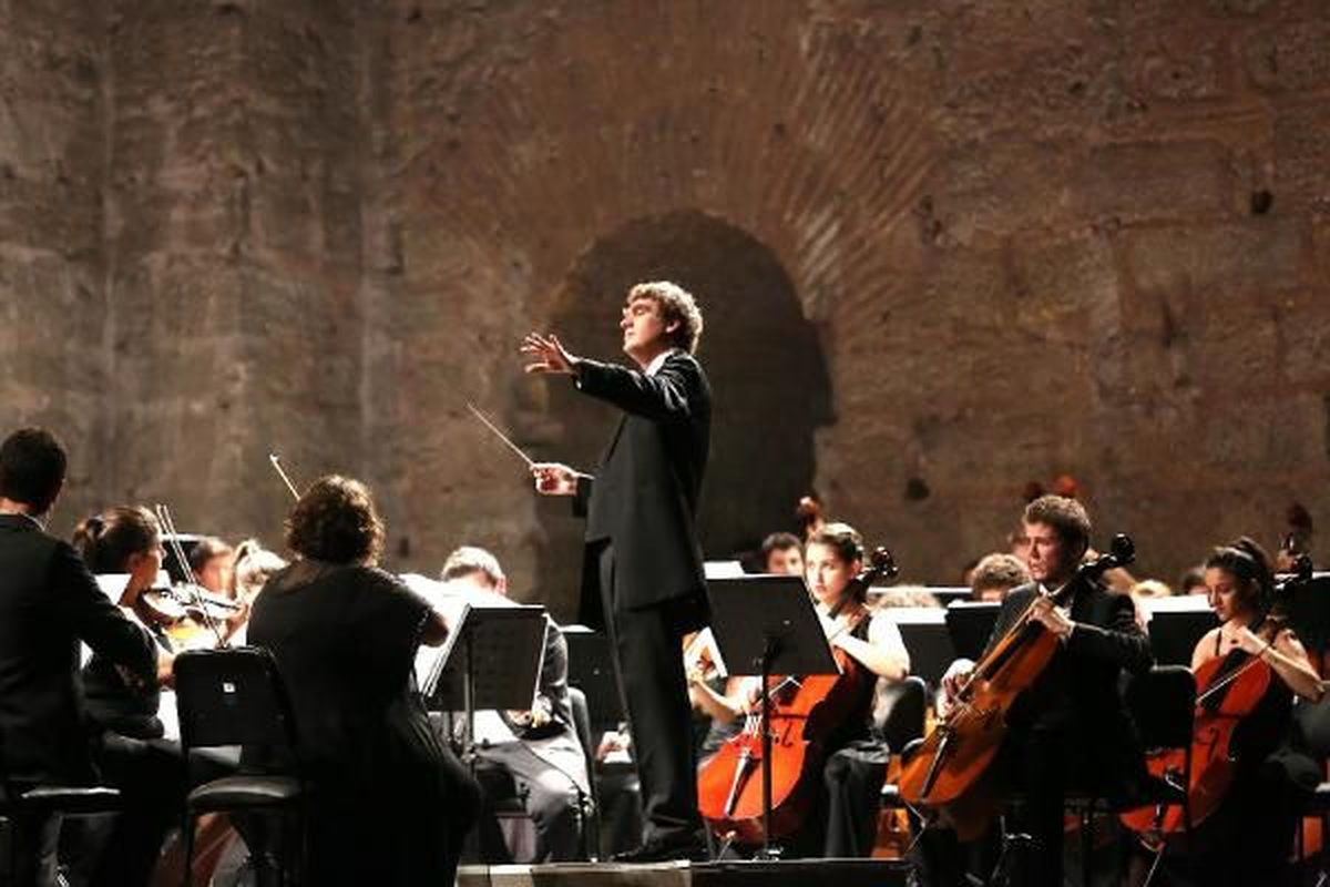 Türkiye Gençlik Filarmoni Orkestrası, Denizli\'de Konser Verdi
