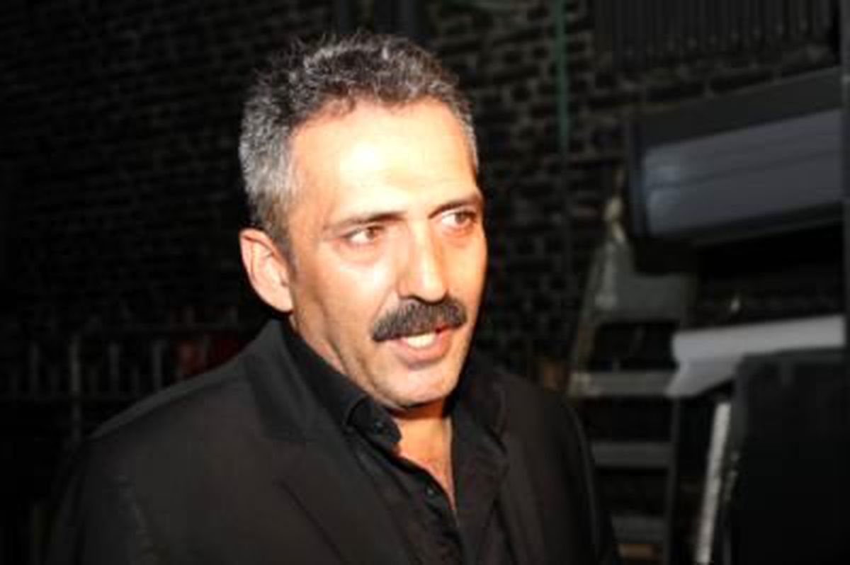 Villasını Satıyor