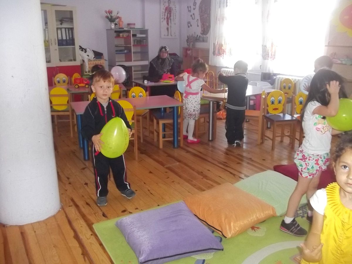 Alaplı\'da Minik Öğrencilere Pastalı, Palyaçolu Eğitim