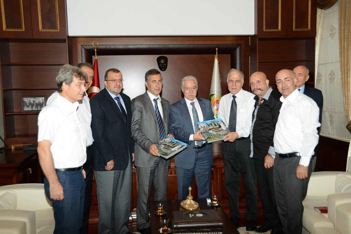 Aldırmaz\'a Forum Daveti
