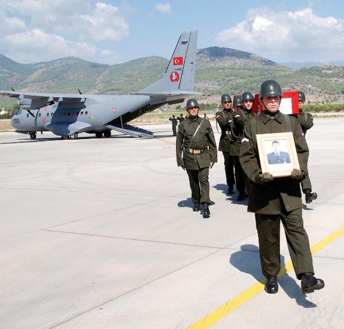Anamurlu Şehidin Cenazesi Gazipaşa Havalimanı'na Getirildi
