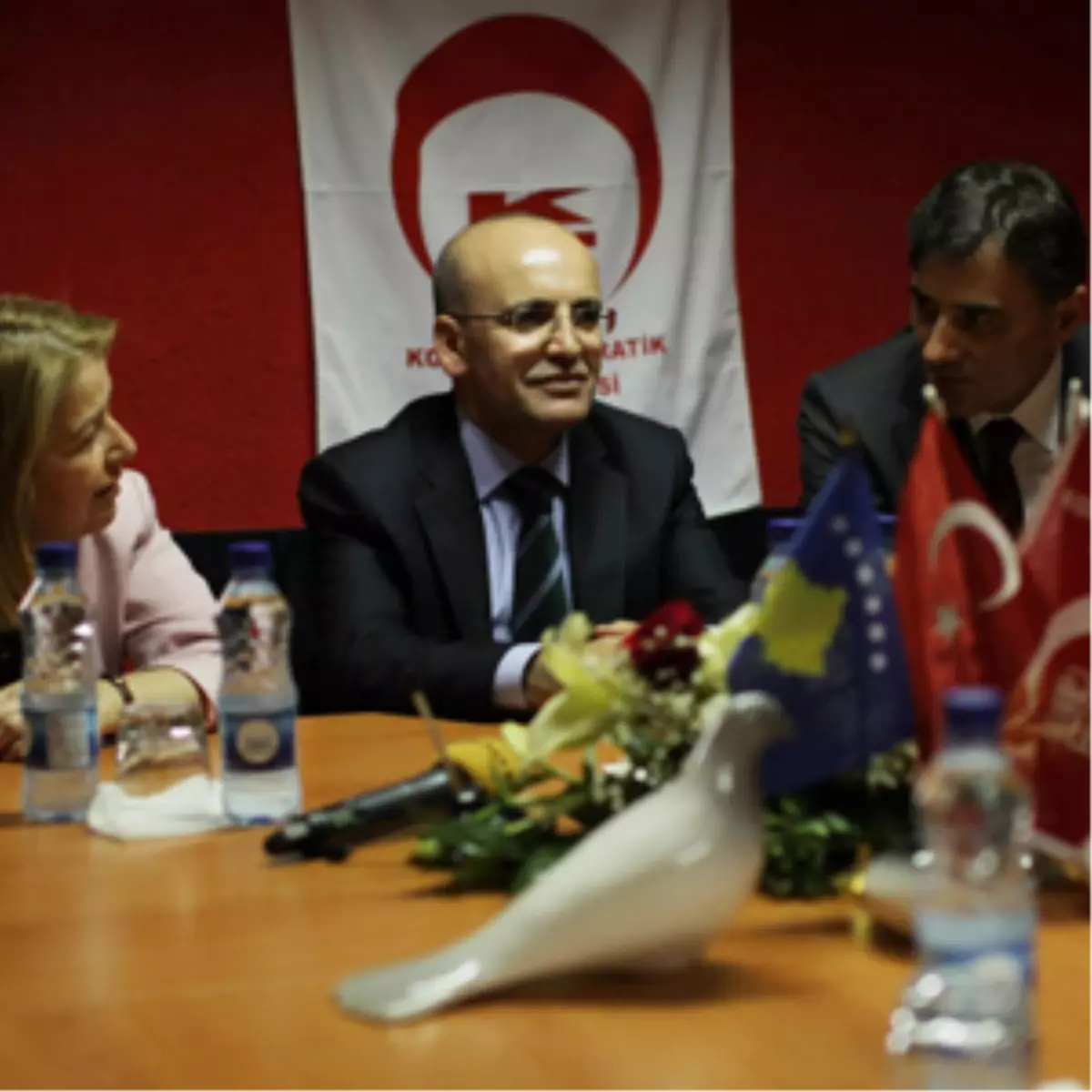 Bakan Şimşek Prizen\'de Sultan Murat Kışlası\'nı Ziyaret Etti