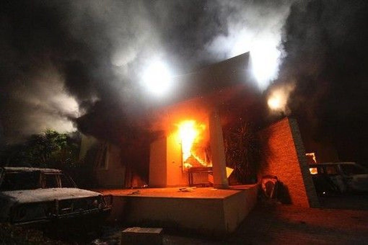 Bingazi\'deki ABD Konsolosluğu\'na Düzenlenen Saldırıda Çıkan Yangında ABD Elçisi ile 3 Kişinin...