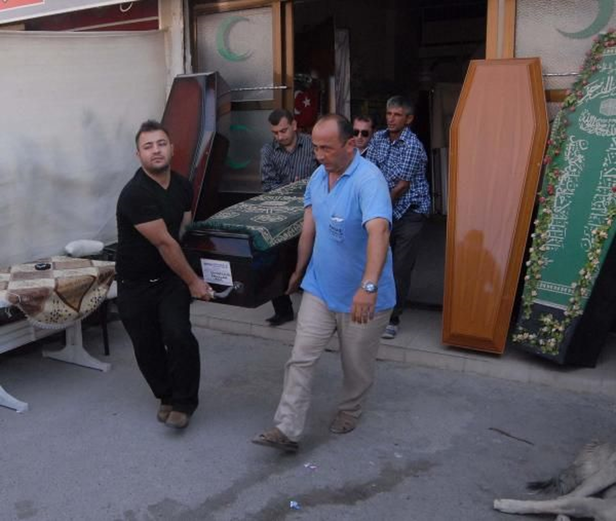 "Avrupa\'da İyi Hayat Vaadiyle Kandırıp Ölümü Göndermiş"