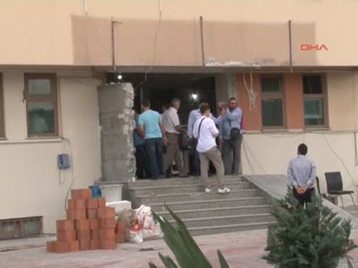 Canlı Bombanın Saldırısının İzleri Siliniyor